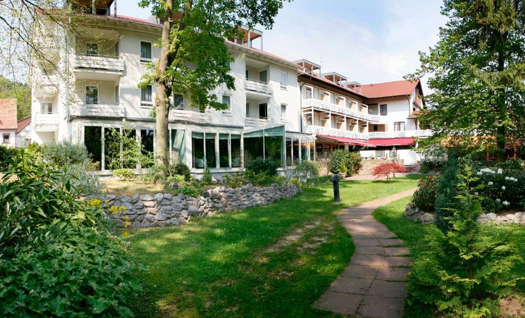 Hotel Kurparkblick Bad Bergzabern Exteriör bild